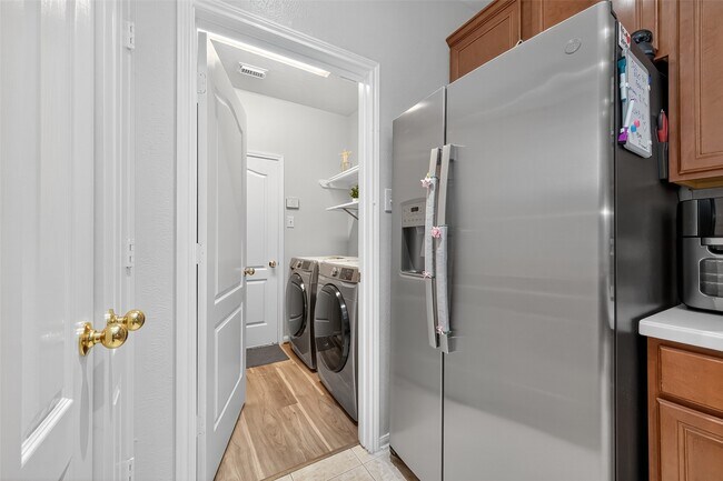 Building Photo - 19343 Dickson Park Dr