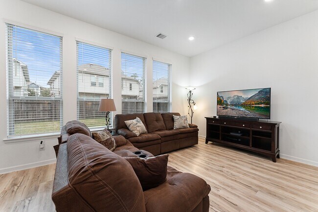 Building Photo - 516 Bristol Tide Ct