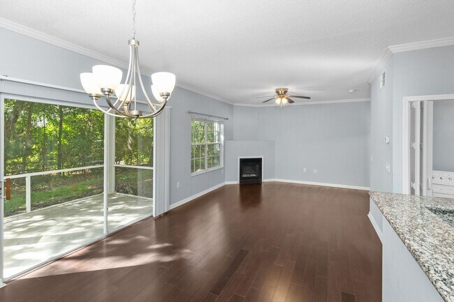 Building Photo - Luxurious 1 Bed / 1 Bath Condo in The Link...