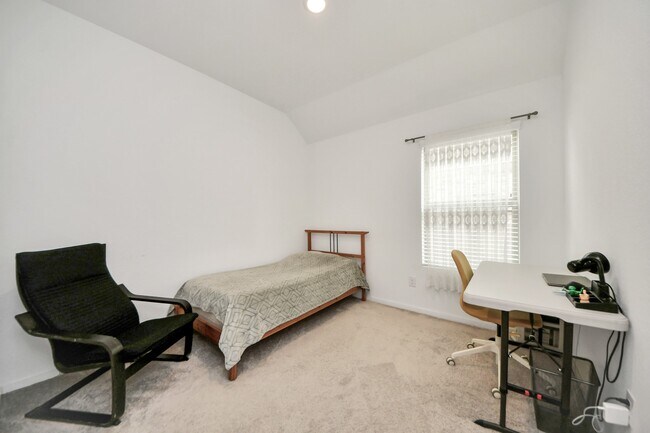 Building Photo - 21927 Citrus Grove Ct