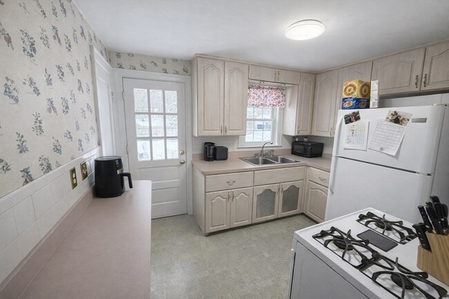 Building Photo - 45 McPhee Rd