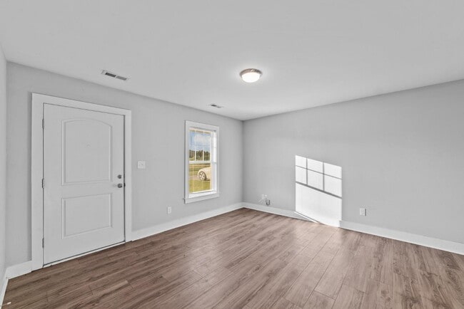 Building Photo - 380 Thad Little Rd