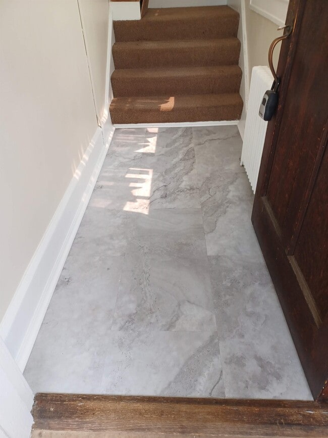 Building Photo - 18 E Clifford St