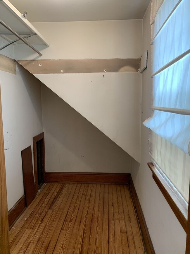 Building Photo - Charming 3-Bedroom Home on Spacious Corner...