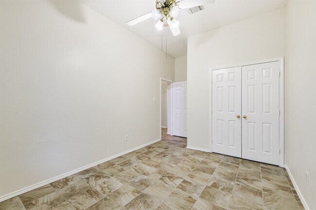 Building Photo - 7718 Trophy Pl Dr
