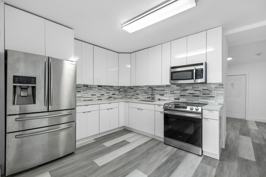 Building Photo - 2433 NW 97th St