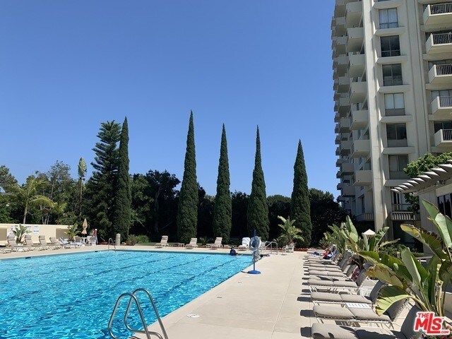 Pool 2 - 2170 Century Park E