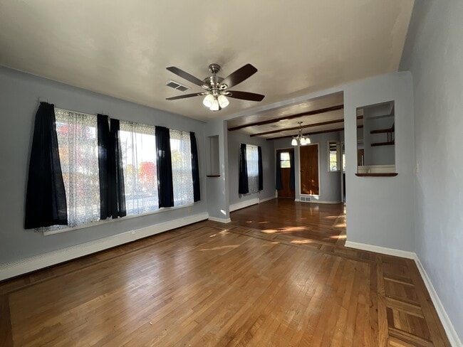 Building Photo - 2740 Buena Vista St