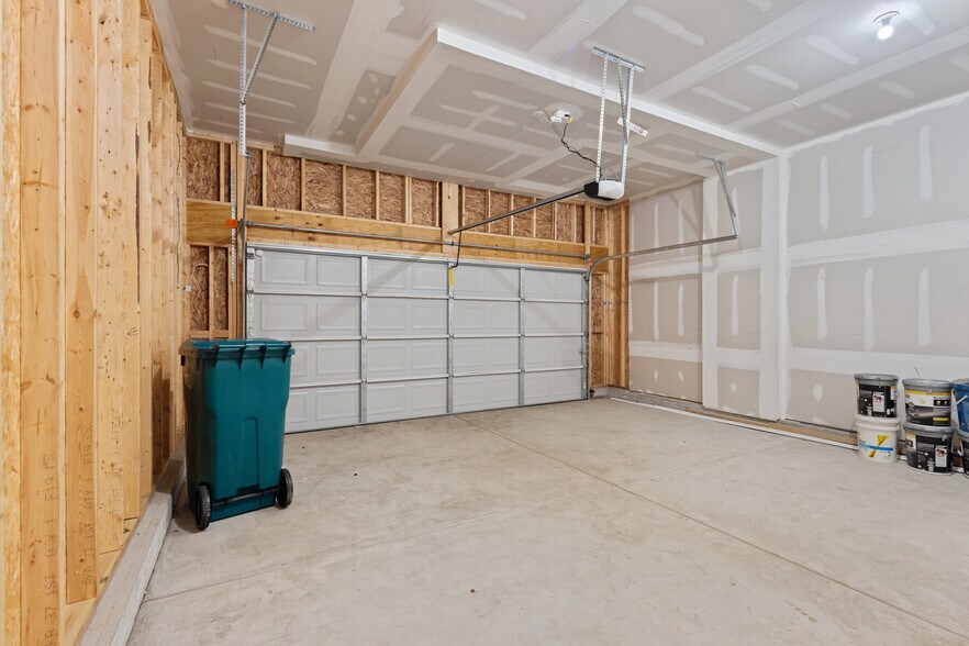 Building Photo - 1375 Theodore Dr