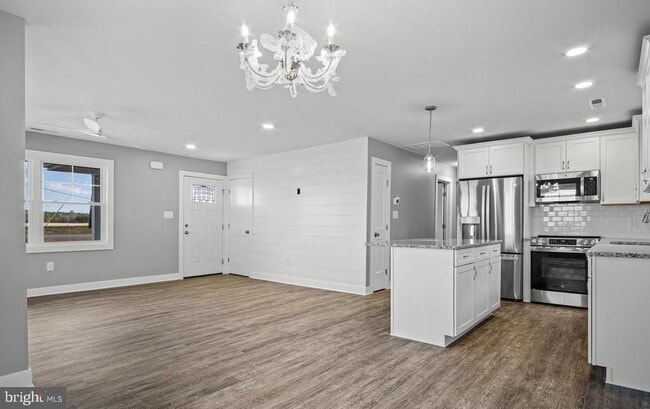 Building Photo - 34648 Pepper Rd