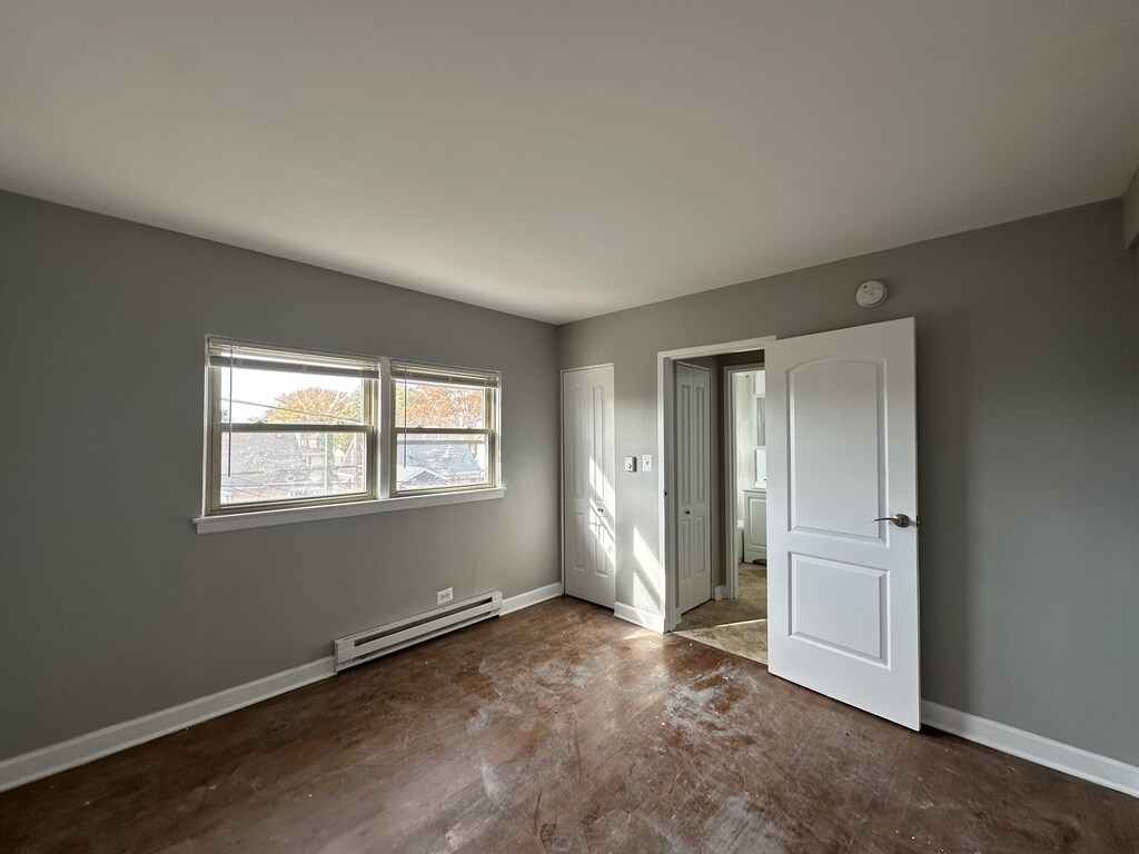 Building Photo - 7632 N Milwaukee Ave