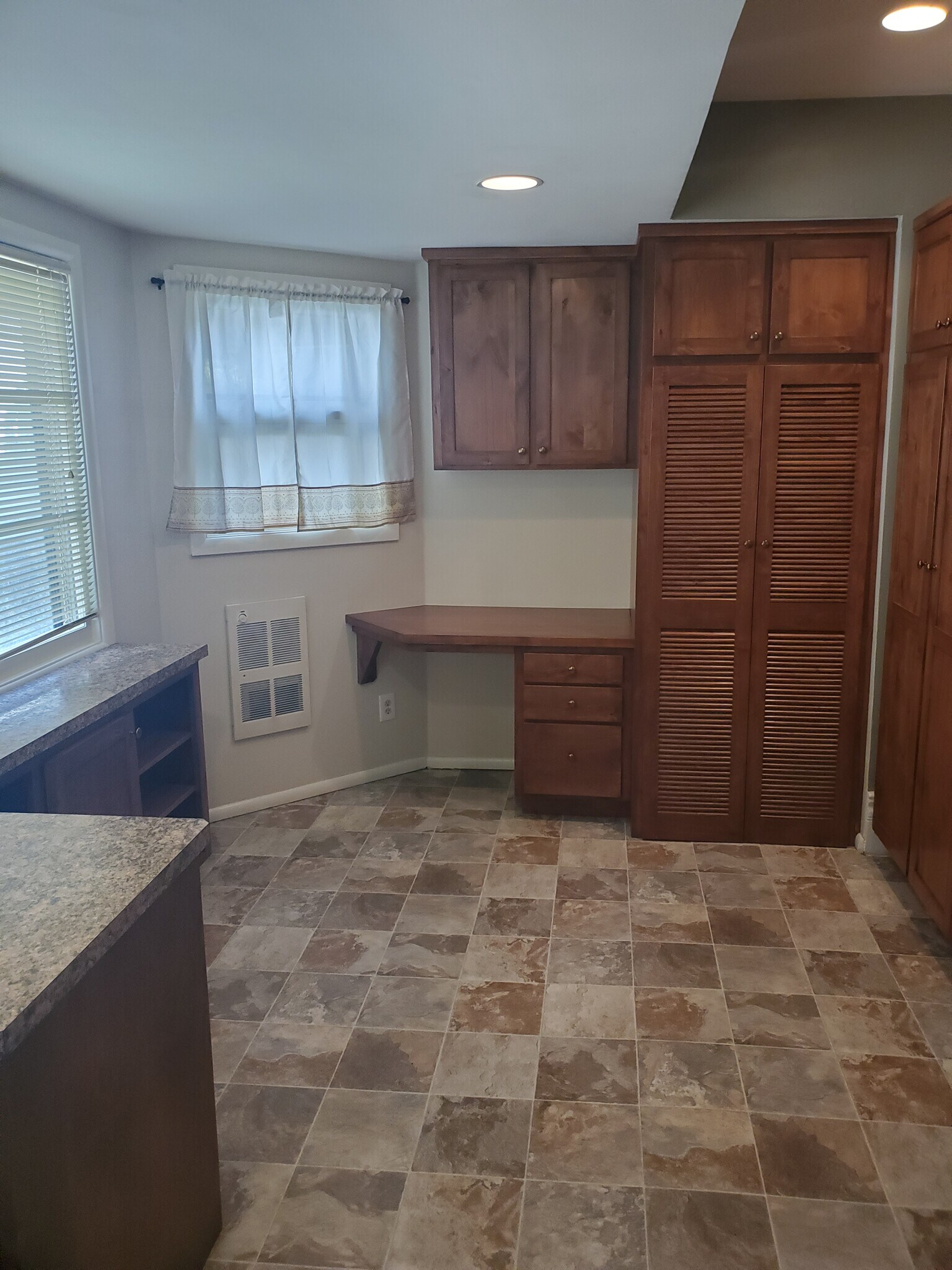 Kitchen - 1207 W 7th Ave
