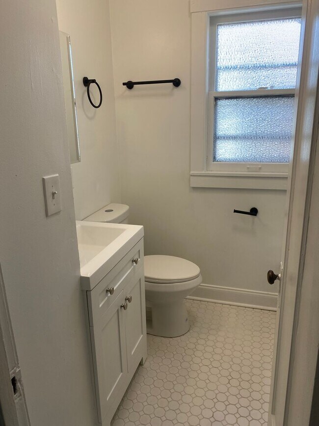 Building Photo - Keystone
