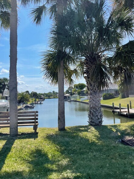 Building Photo - 244 Coral Reef Ct N