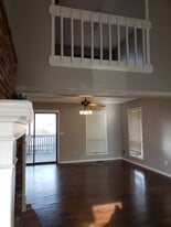 Building Photo - 6 NE 62nd Pl