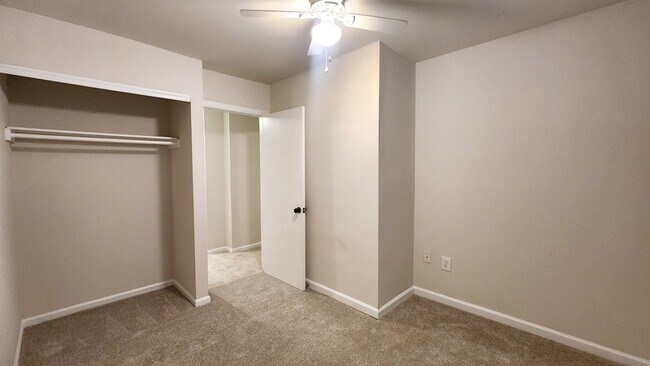 Building Photo - 3222 Scarborough Way
