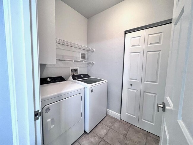 Building Photo - 2176 Portofino Pl