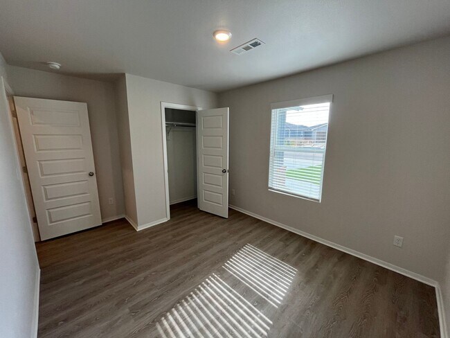 Building Photo - PRELEASING NOW!  NEW Three Bedroom | Two Bathroom Duplex in Bentonville