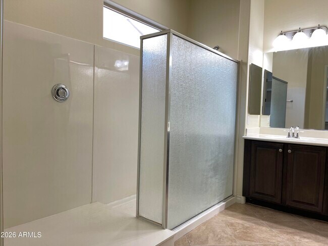 Building Photo - 2208 E Indian Wells Dr