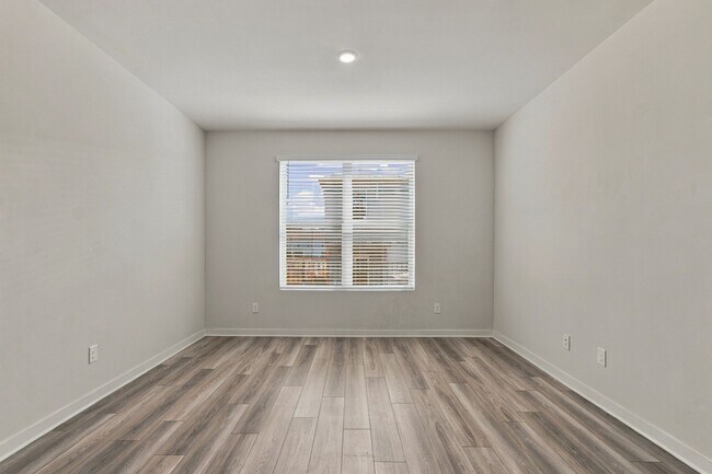 Building Photo - 1627 Manuka Ln