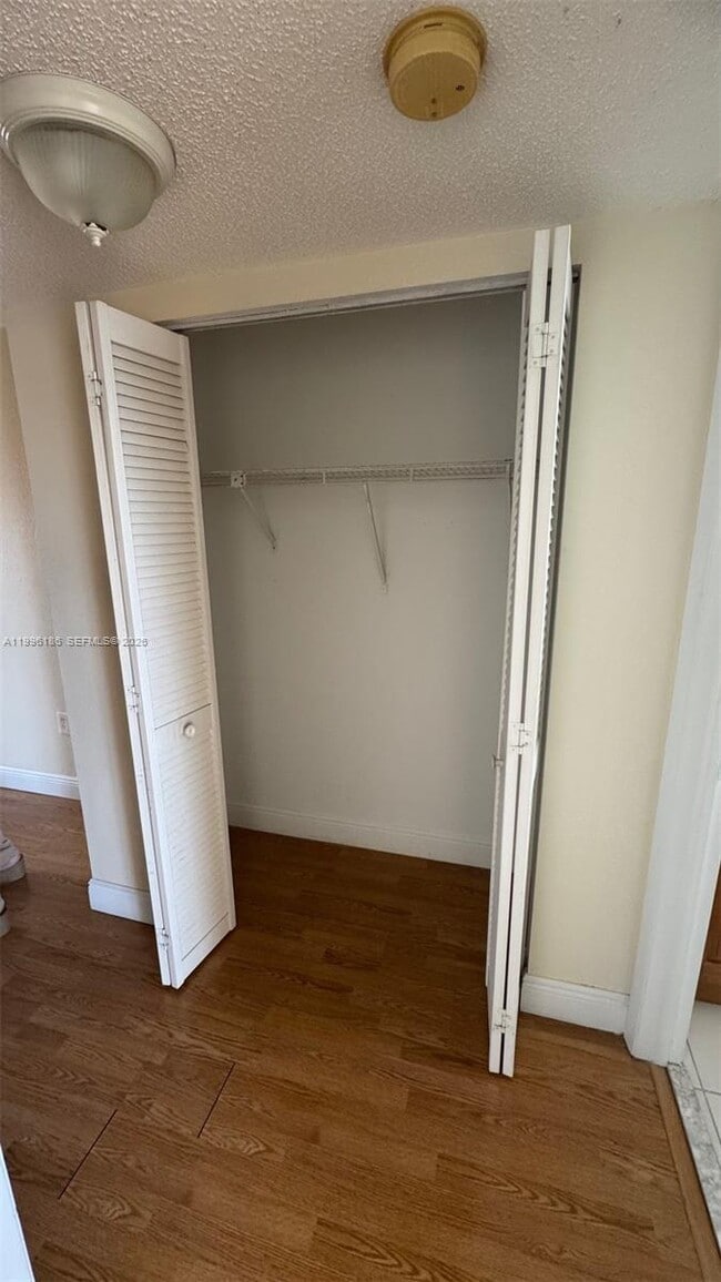 Building Photo - 2441 SW 31st Ave