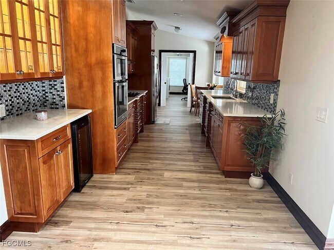 Building Photo - 3480 45th Ave NE