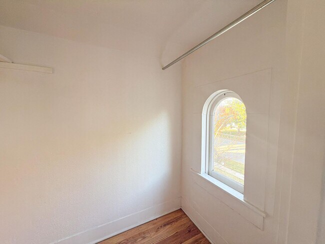 Building Photo - 1410-1412 Kings Highway