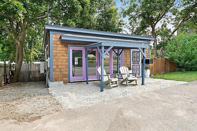 Building Photo - 15 Rockland House Rd