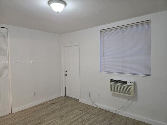 Building Photo - 1140 71st St