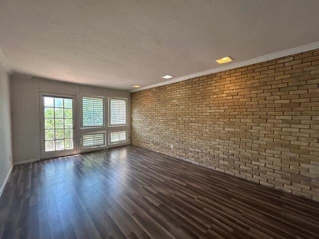 Building Photo - 7 Northwood Dr