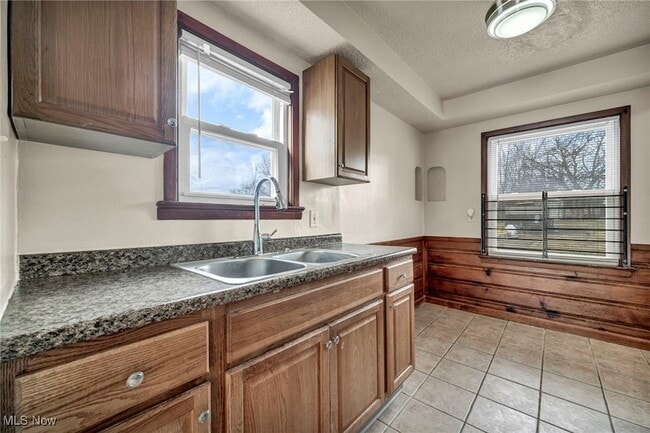 Building Photo - 10213 Dove Ave