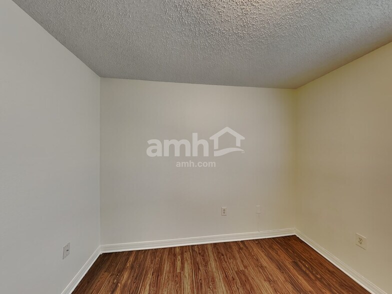 Building Photo - 6544 Gentle Oaks Dr S