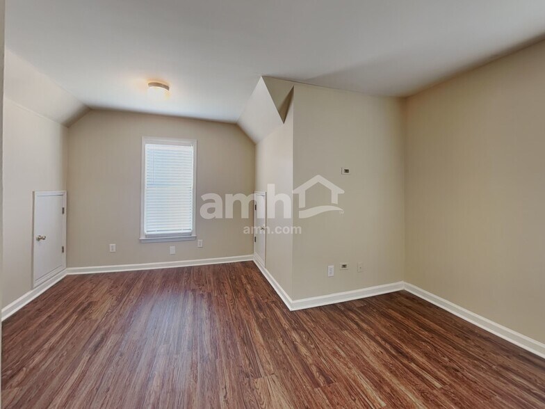 Building Photo - 3284 Creek Trace E