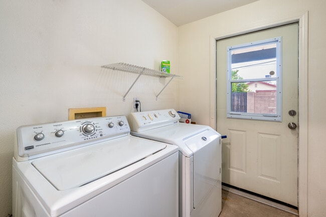 Laundry Room - 1219 W 10th Pl