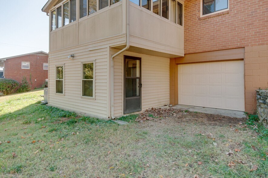 Back entrance to garage and downstairs - 930 Havenhill Dr