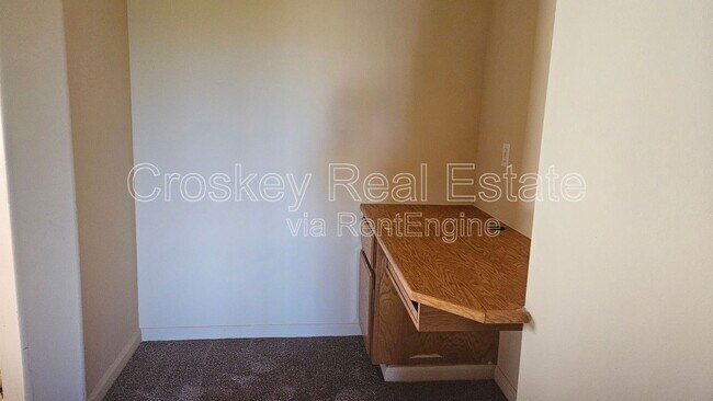 Building Photo - 2068 Eucalyptus Way