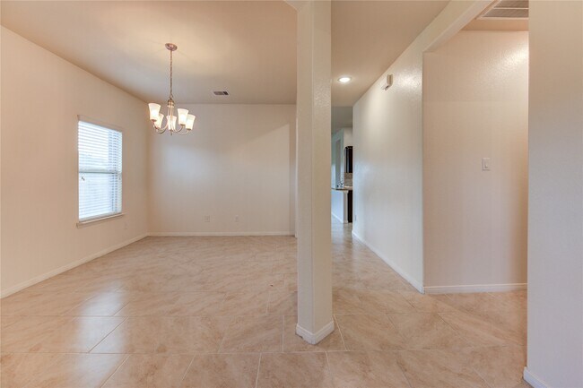 Building Photo - 734 Mill Spring Ct