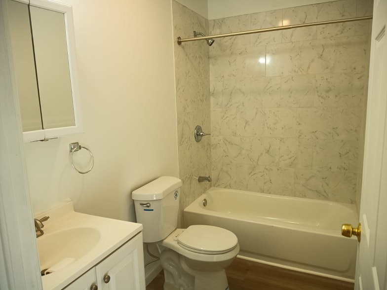 Building Photo - 57 Moreland St