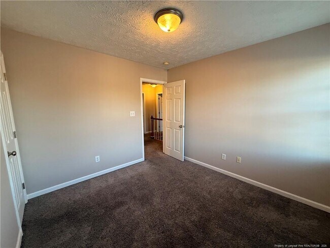 Building Photo - 2402 Larwood Dr