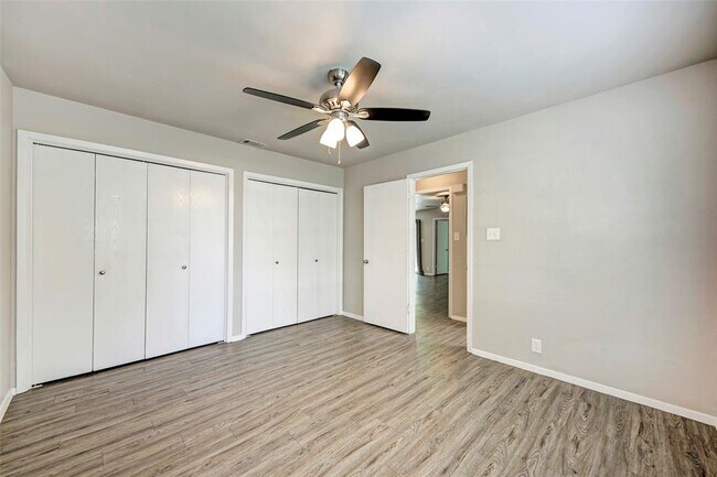 Building Photo - 2106 Nickerson St