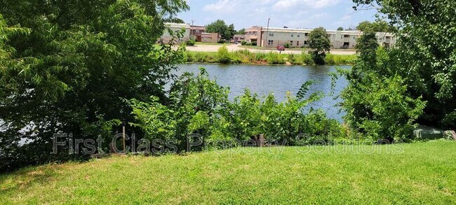 Building Photo - 7407 Kings Manor Ct