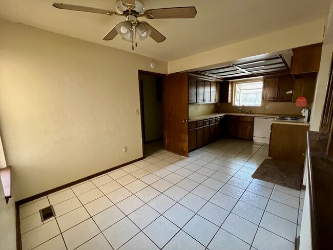 Building Photo - 7909 Harvest Moon Rd