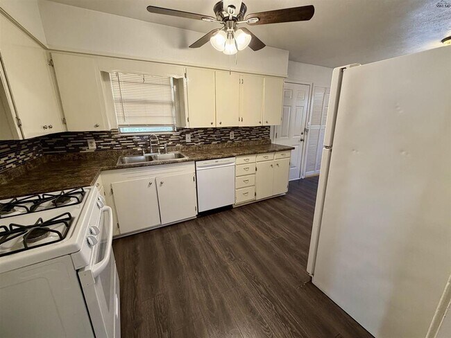Building Photo - 3017 McGaha Ave