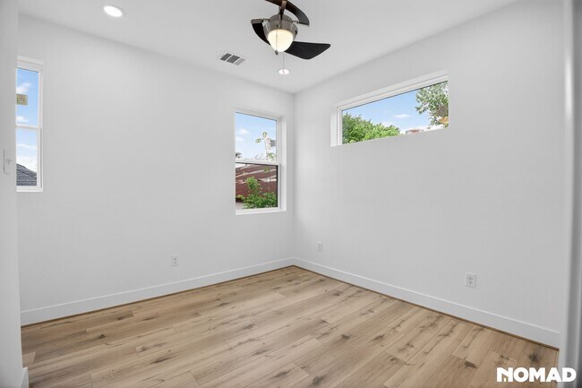 Building Photo - 1514 Everett St