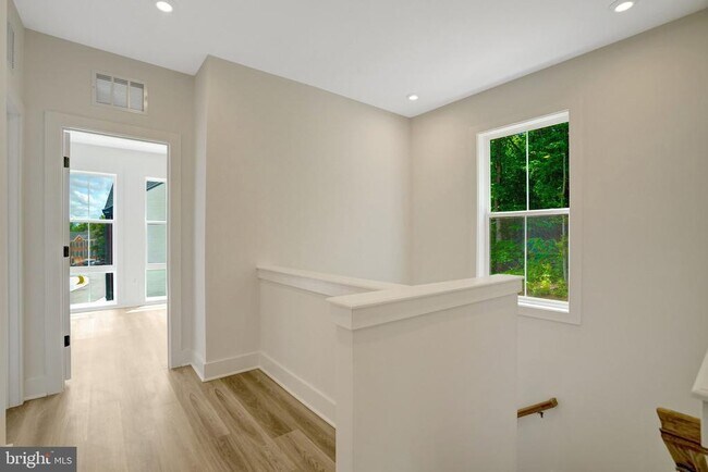 Building Photo - 9418 Dandelion Dr