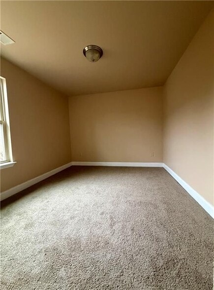 Building Photo - 1985 Boatswain Dr