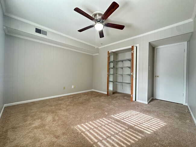 Building Photo - Condo for rent in Vestavia Hills