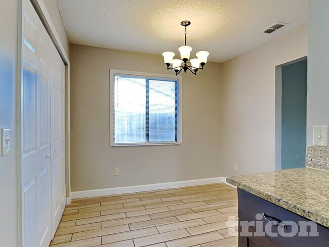 Building Photo - 1237 Edgerton Dr