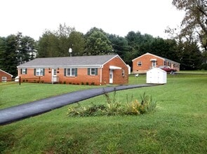 Building Photo - 802 Jeter St