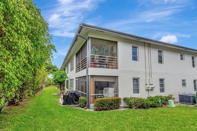 Building Photo - 13194 Lucinda Palm Ct